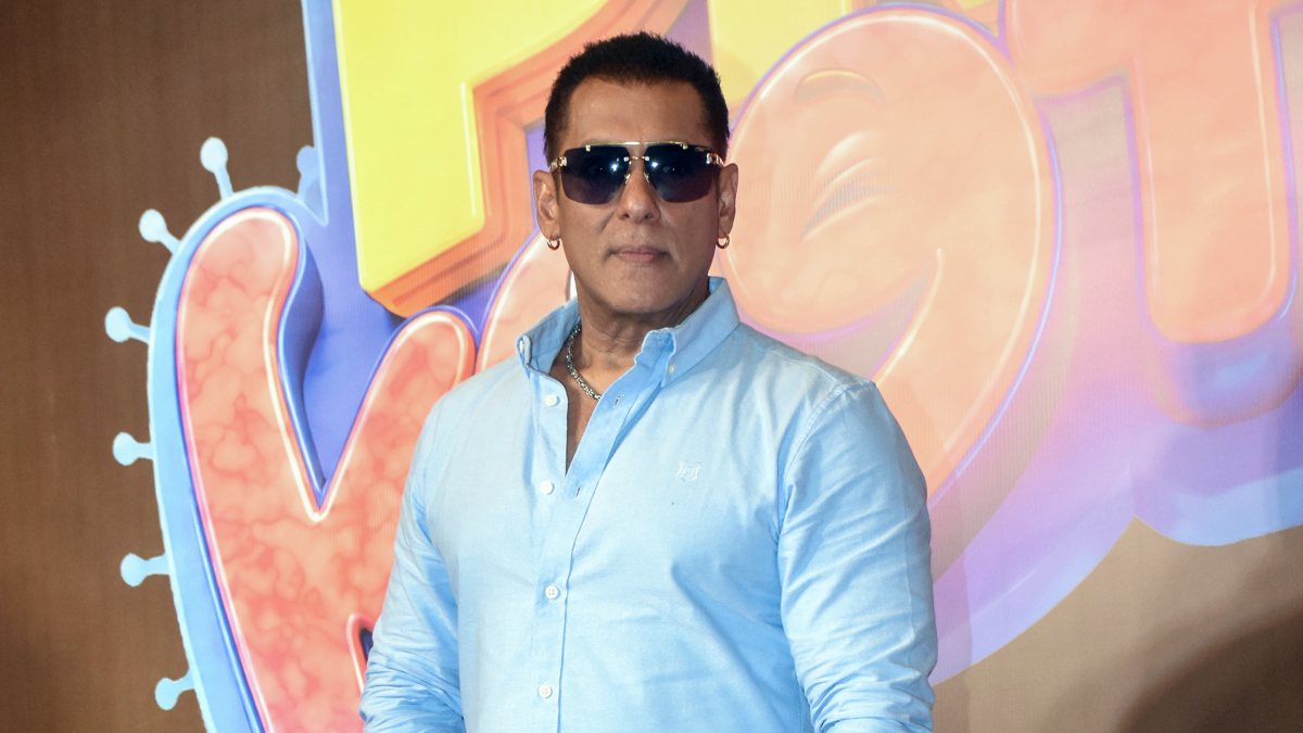 Salman Khan poses at Prem Keetanu screening in Mumbai