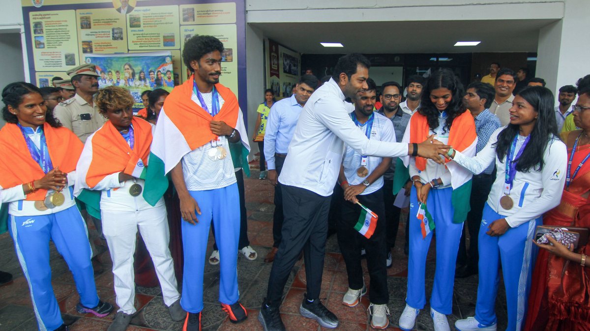 Tamil Nadu sports minister felicitates Asian Games medalists in Chennai