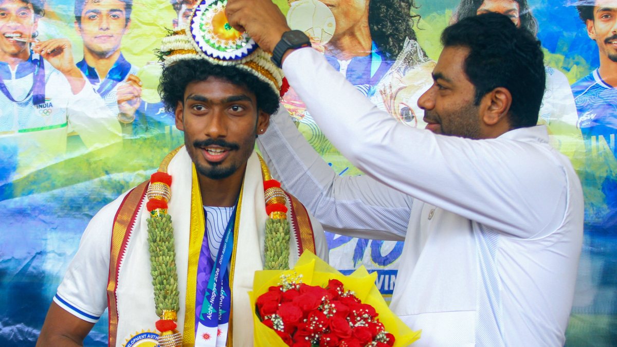 Tamil Nadu sports minister felicitates Asian Games medalists in Chennai