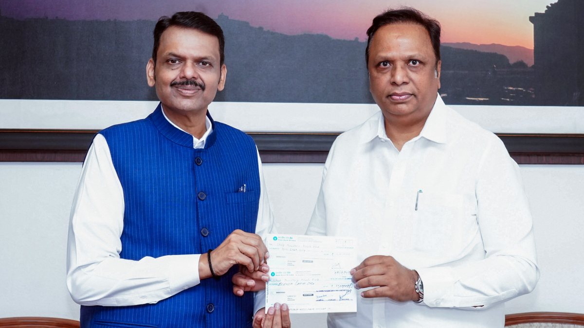 Ashish Shelar donates Rs 12 lakh to CM relief fund on birthday