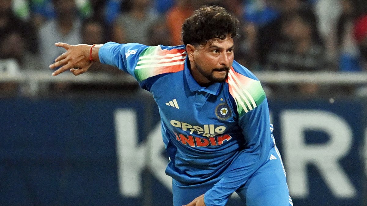 Kuldeep Yadav bowls in India vs West Indies 3rd ODI