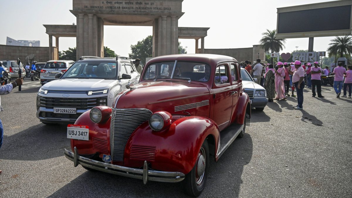 SGPGI holds vintage car rally for breast cancer awareness in Lucknow