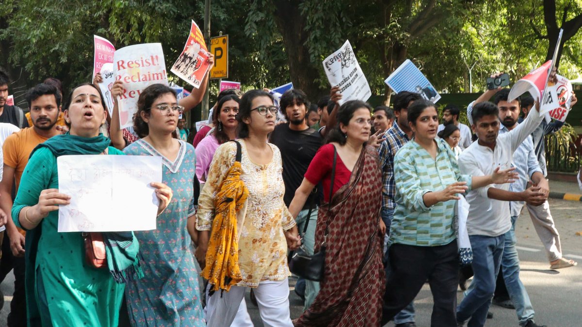 AISA president Neha Bora joins Citizens March in New Delhi