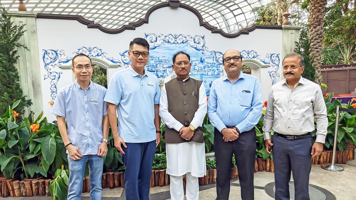 Chhattisgarh CM meets Singapore Gardens by the Bay officials in Raipur