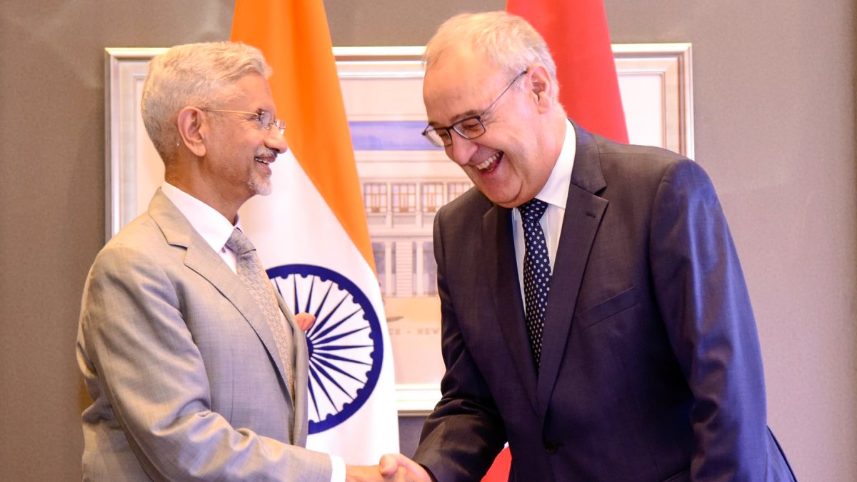 Jaishankar calls on Swiss president in New Delhi