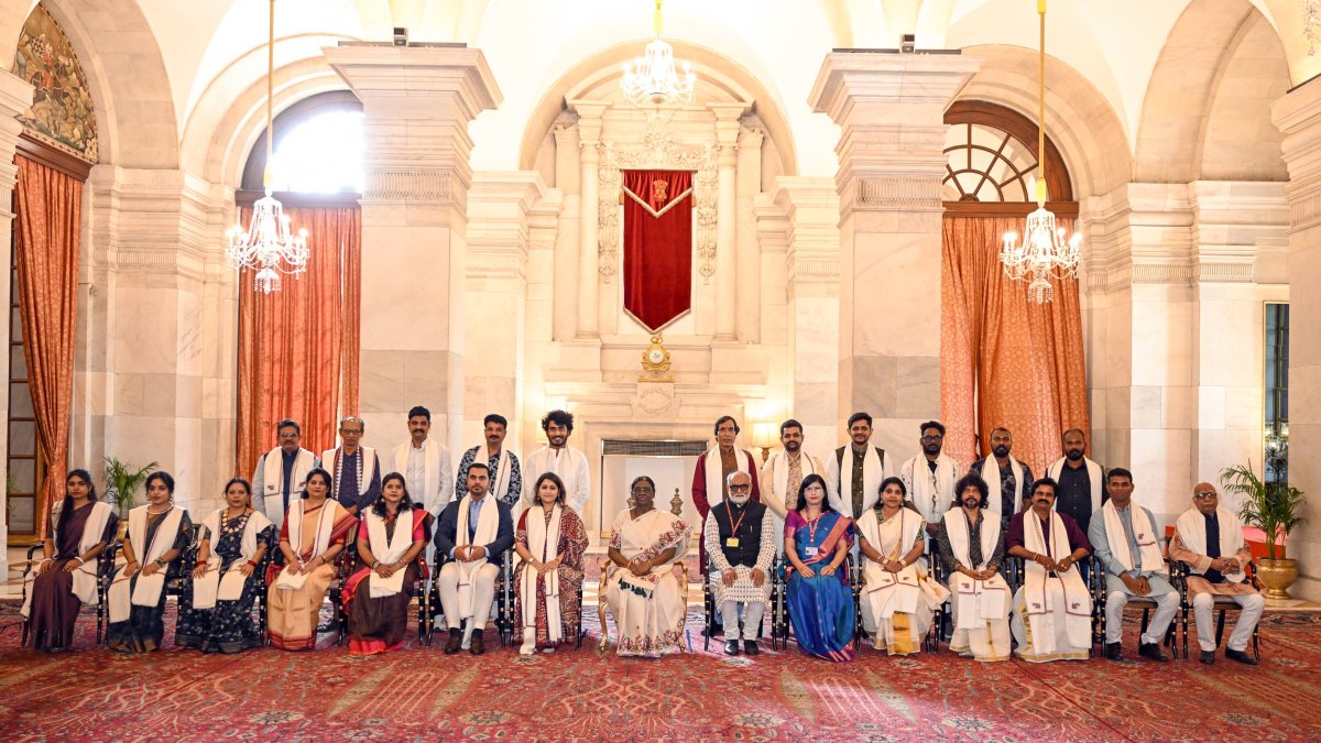President Murmu meets traditional folk artists at Rashtrapati Bhavan