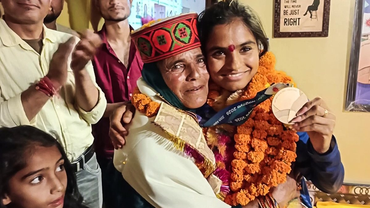 Asian Games bronze medallist Seema Kumari receives grand homecoming in Chamba