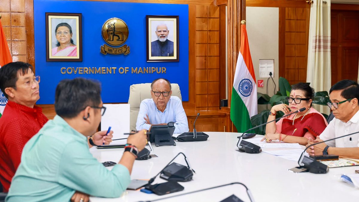 Manipur CM chairs meeting with MLAs and MP in Imphal