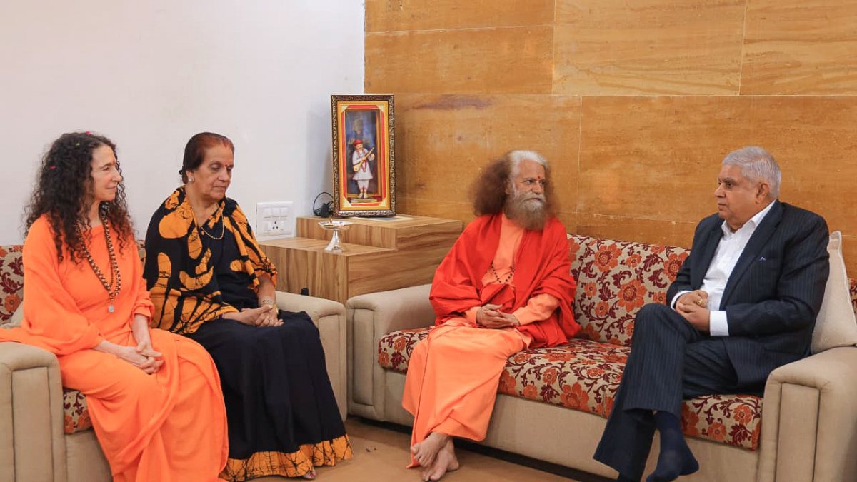 Dhankhar and wife meet Swami Chidanand at Parmarth Niketan