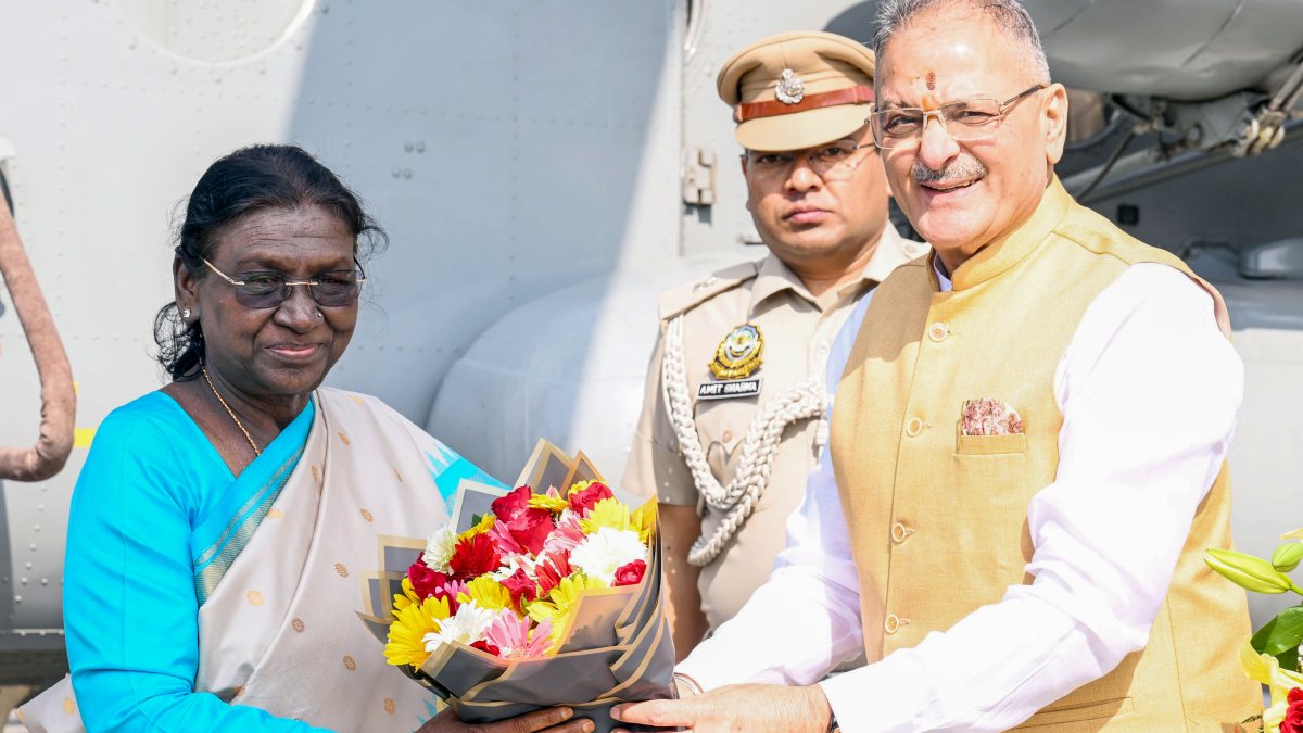 President Murmu welcomed by Himachal governor in Bilaspur