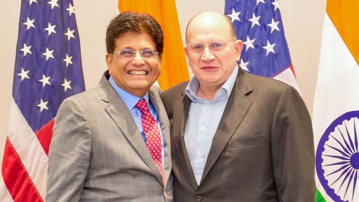 Piyush Goyal meets Mark Tucker to discuss AIA India investments