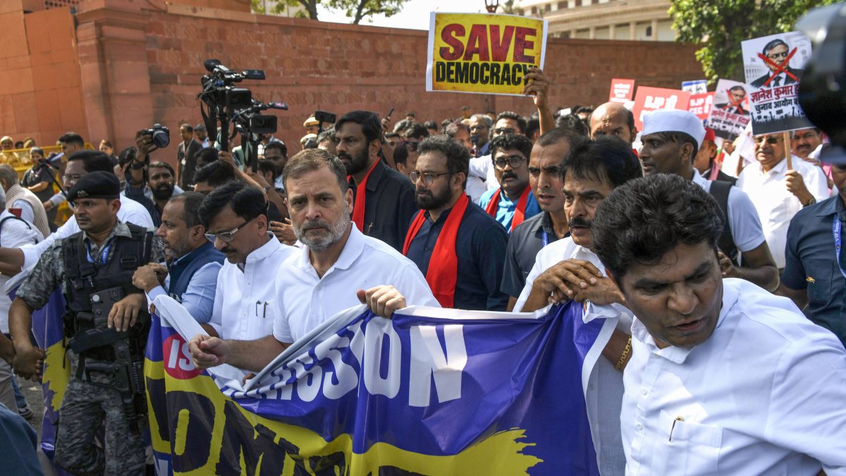Rahul Gandhi leads INDIA bloc MPs in protest march to Election Commission