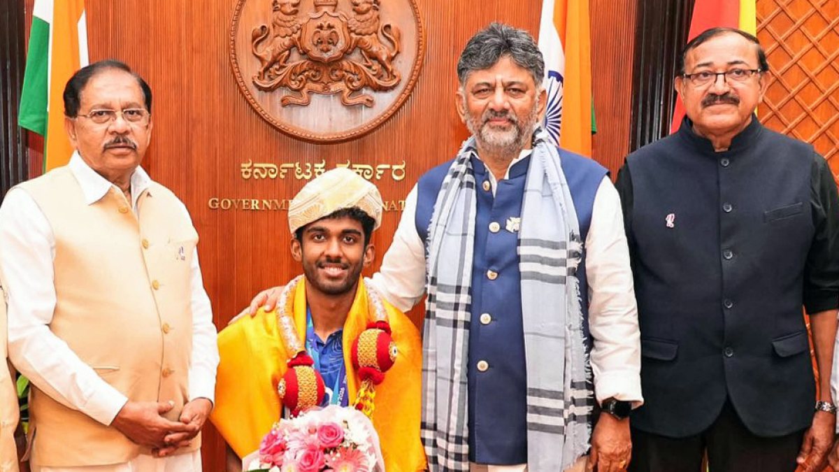 Karnataka CM Shivakumar meets Asian Games bronze medallist Ayush Shetty