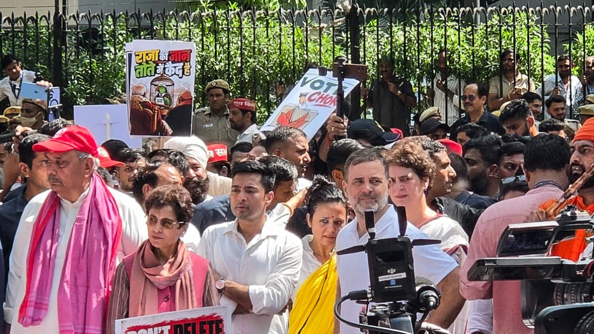 INDIA bloc leaders march to Nirvachan Sadan over poll roll row