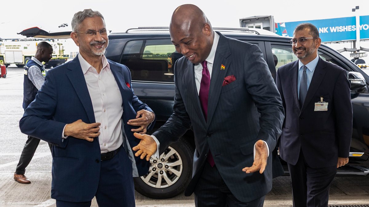 Jaishankar receives warm welcome from Ghana foreign minister in Accra