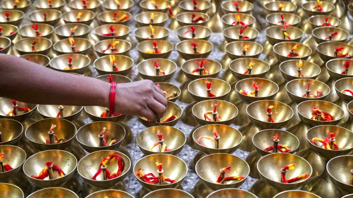 Akhand Jyoti lamps prepared in Nagpur ahead of Navratri