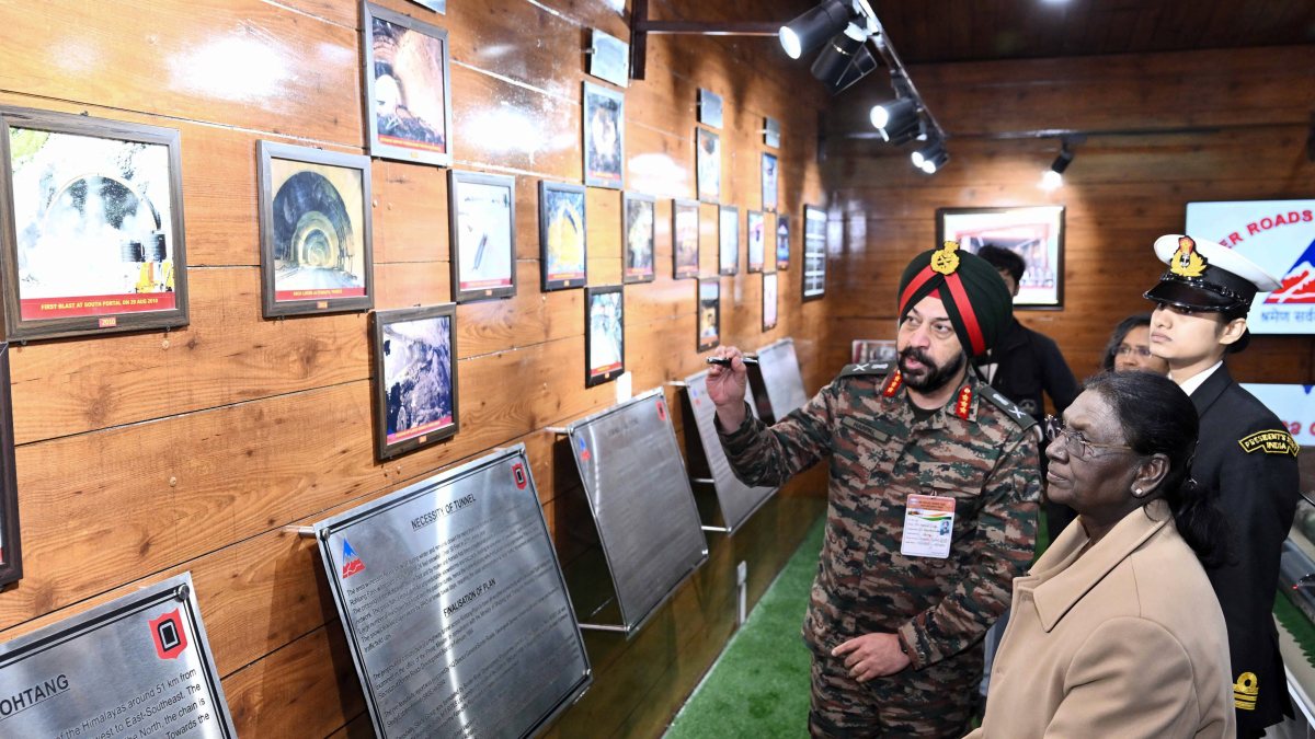 President Murmu explores Atal Tunnel museum in Kullu