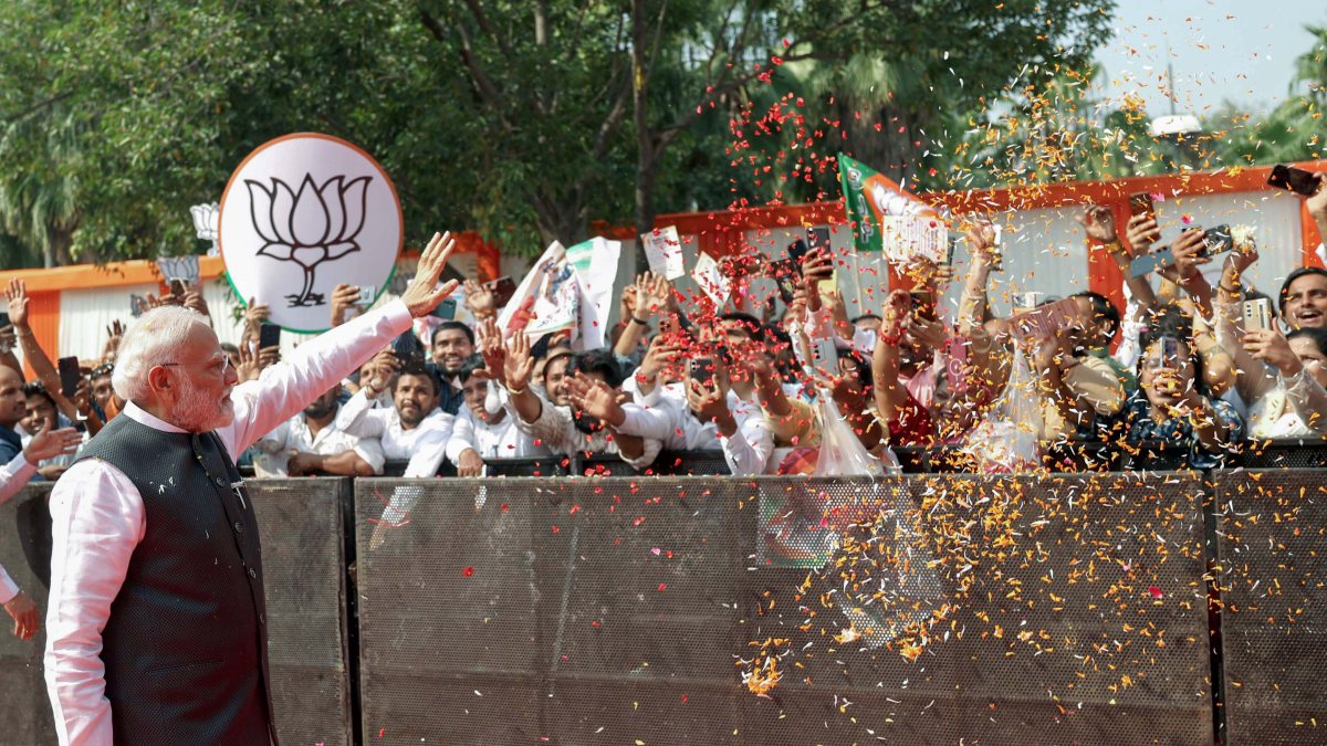 PM Modi showered with flowers at Viksit Bharat Sankalp Sabha