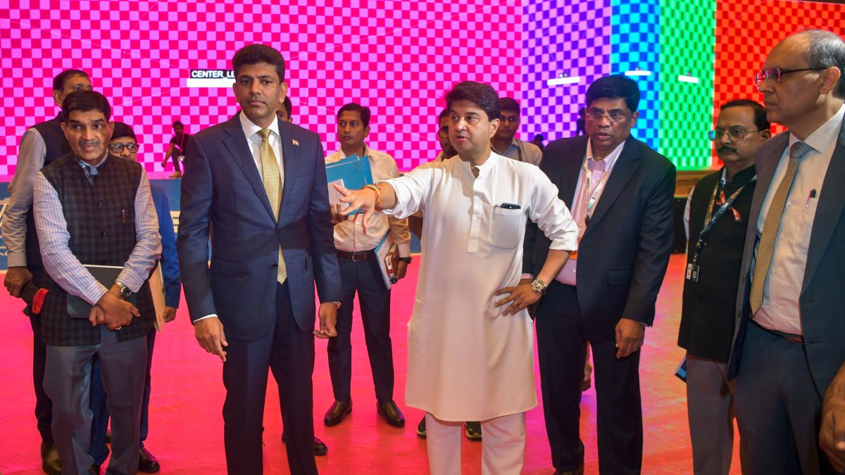 Scindia reviews India Mobile Congress 2026 preparations
