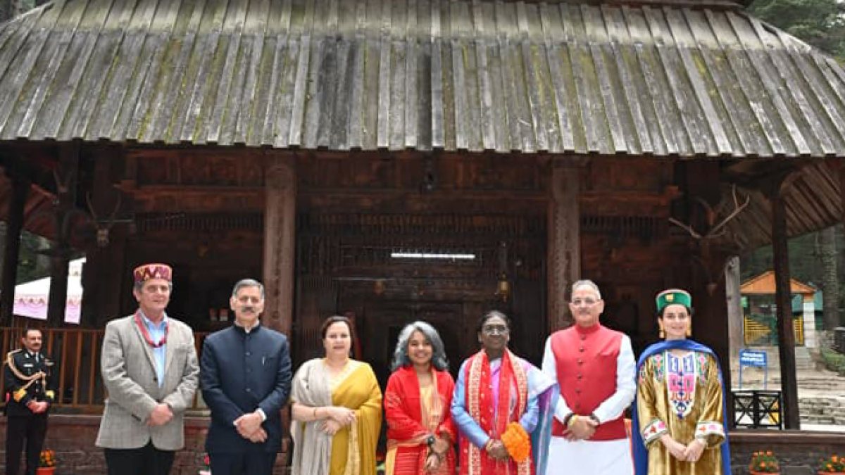 President Murmu visits Hidimba Mata Mandir in Kullu