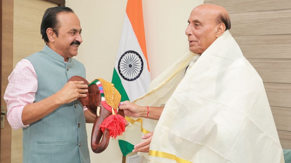 Kerala CM VD Satheesan meets Rajnath Singh in Delhi
