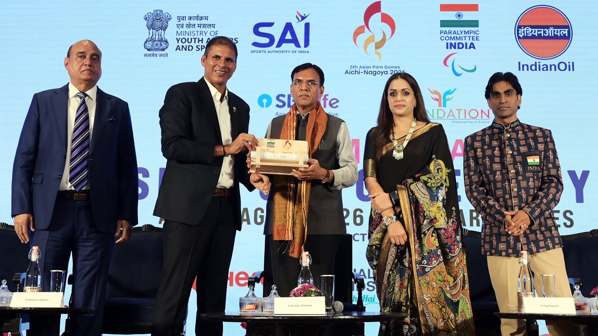 Jhajharia felicitates Mandaviya at Asian Para Games send-off