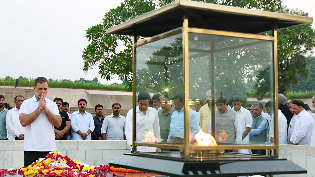 Rahul Gandhi pays homage to Mahatma Gandhi at Raj Ghat