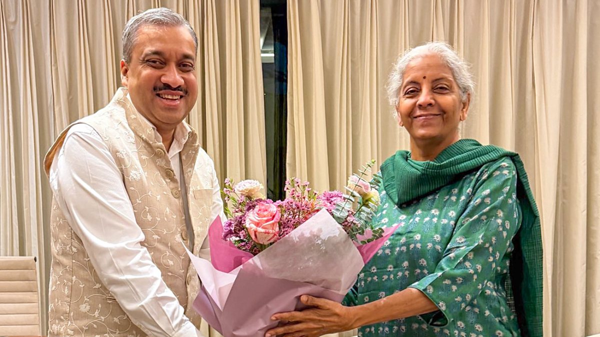 Nirmala Sitharaman welcomed in Singapore by Indian high commissioner