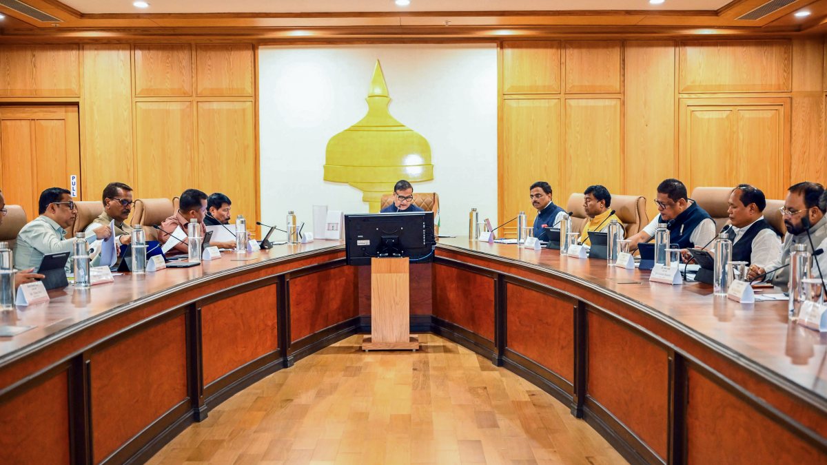 Assam CM chairs cabinet meeting in Guwahati