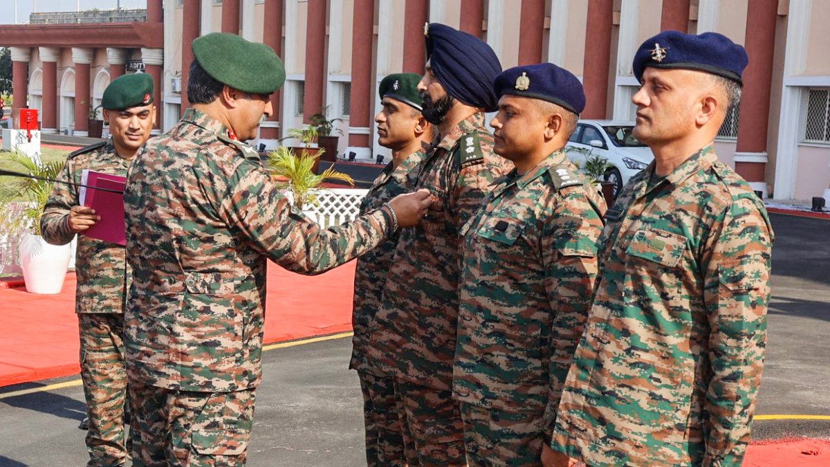 Lt Gen Rajesh Pushkar inspects Sudarshan Chakra Corps readiness in Bhopal