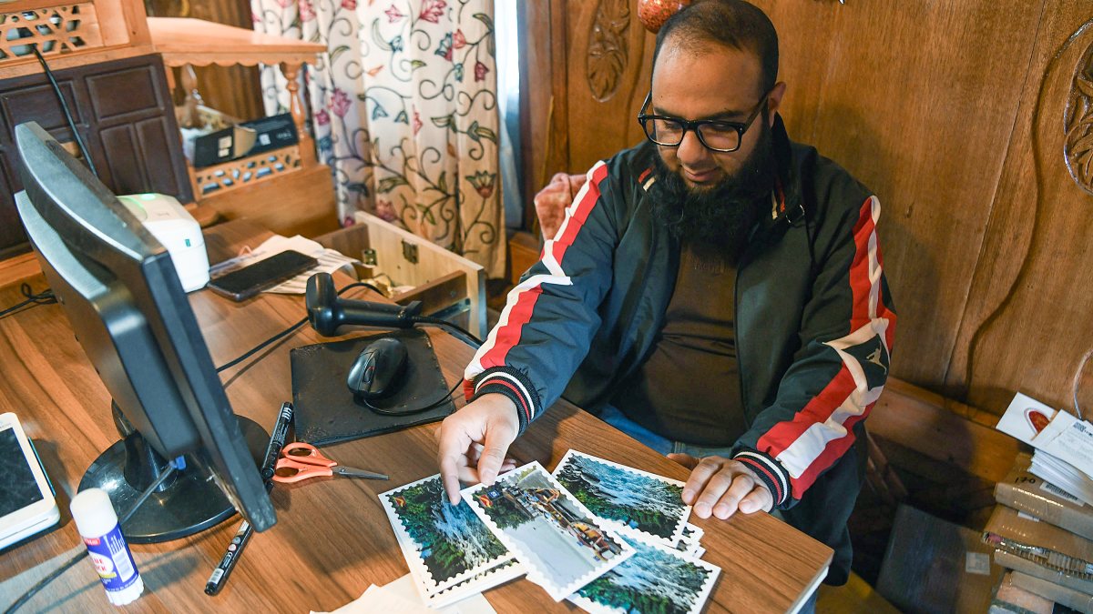 World's only floating post office marks World Post Day on Dal Lake