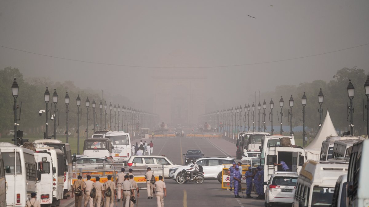 Security deployed at Vijay Chowk amid Delhi windstorm