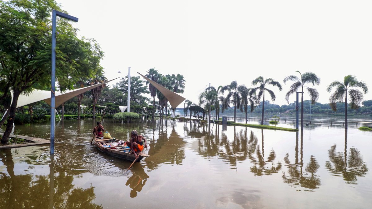 Boatman navigates submerged park as Gomti river rises in Lucknow