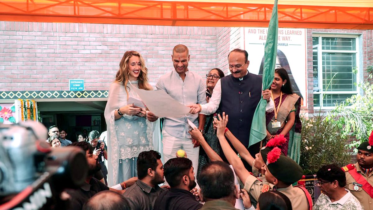 Delhi education minister and Shikhar Dhawan interact with students