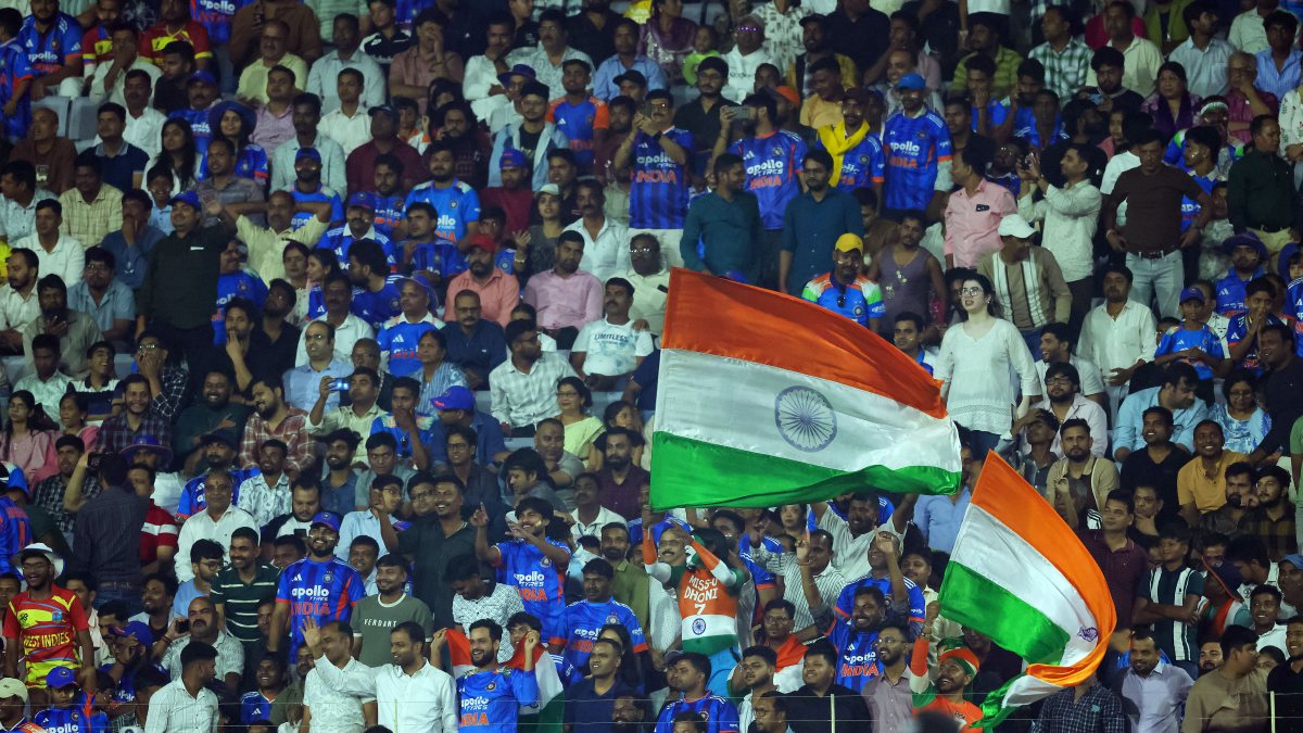 India fans cheer during second T20I in Ranchi