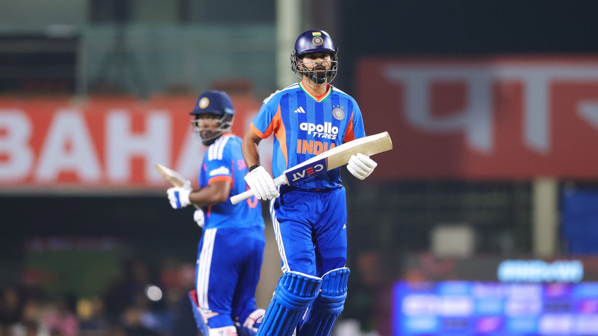 Samson and Iyer run between wickets in 2nd T20I