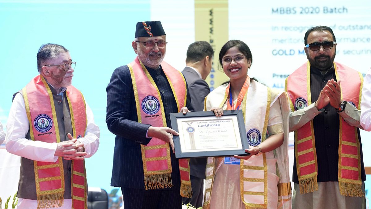 VP Radhakrishnan confers certificates at AIIMS Deoghar convocation