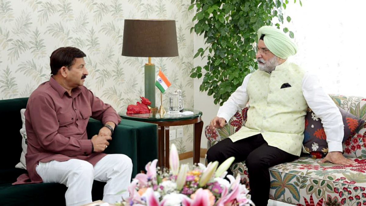 Delhi LG Sandhu meets BJP MP Manoj Tiwari