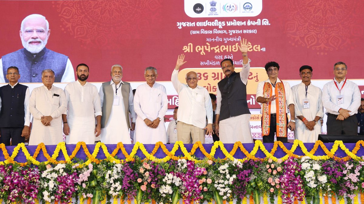 Gujarat CM inaugurates 136 Gram Haats in Rajkot