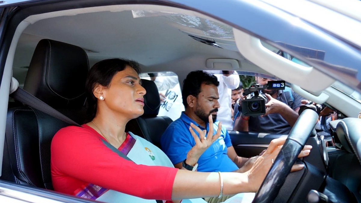 Sharmila held under house arrest ahead of Chalo Raj Bhavan march