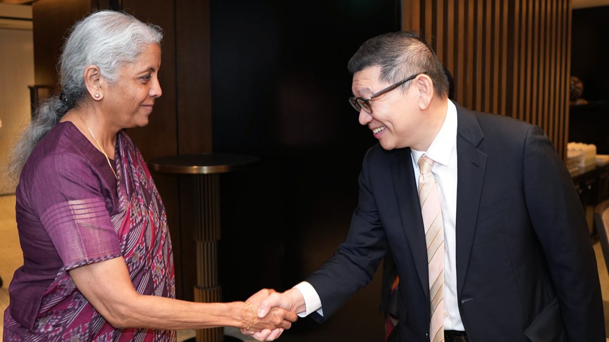 Sitharaman meets GIC CEO Lim Chow Kiat in Singapore