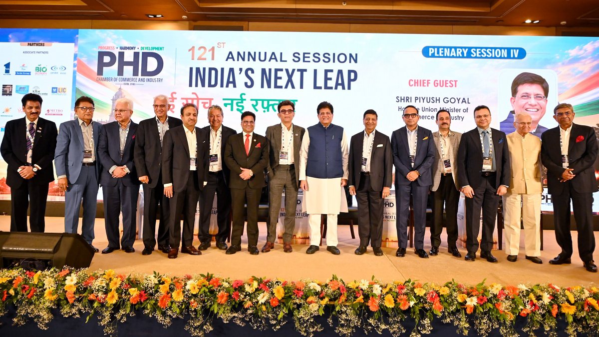 Piyush Goyal attends PHDCCI annual session in New Delhi