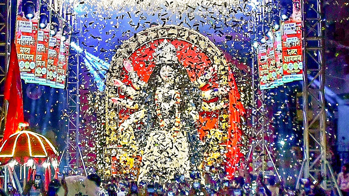 Devotees carry Durga idol in Bhopal on Navratri eve
