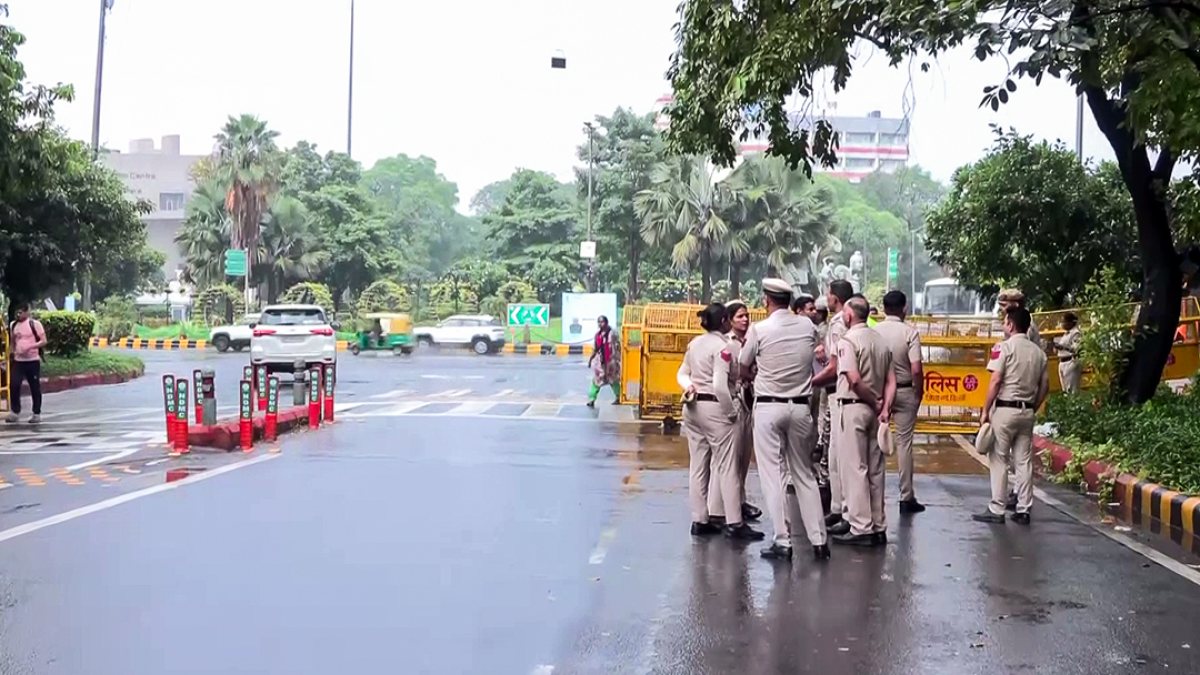 Security deployed in New Delhi ahead of INDIA bloc protest march