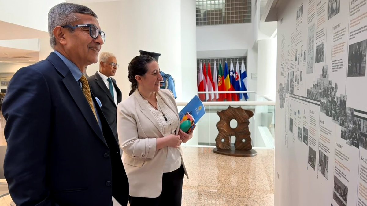 Defence secretary meets delegate in Nicosia
