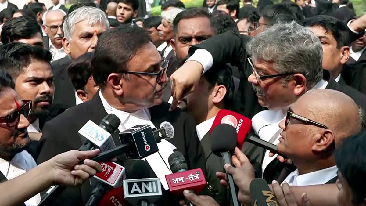 SCBA president addresses media on lawyers mishandled during SIR protest