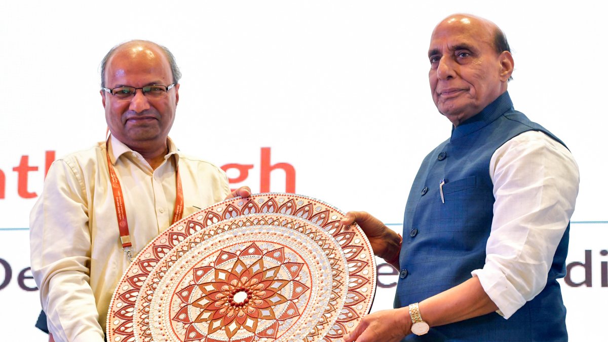 IIT Kanpur director felicitates Rajnath Singh at campaign launch