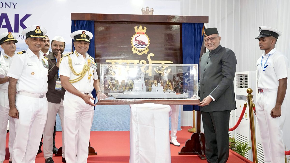 VP Radhakrishnan and Navy chief unveil INS Samarthak miniature at Karwar