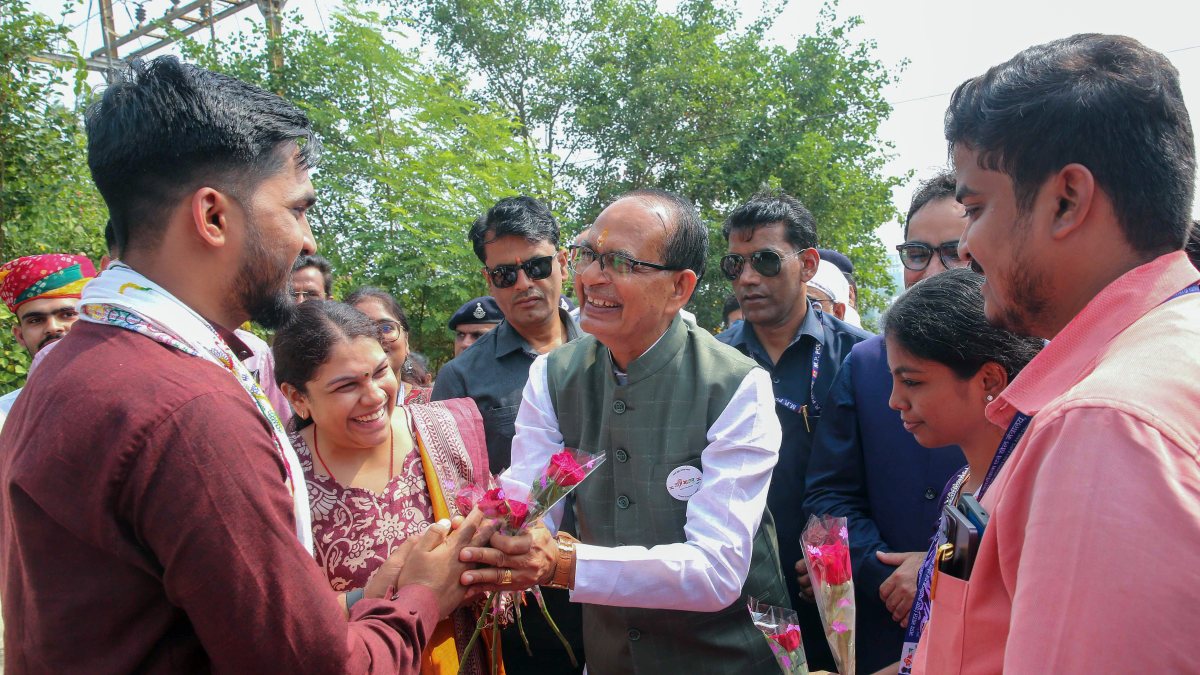 Chouhan interacts with students at Vande Mataram event in Bhopal