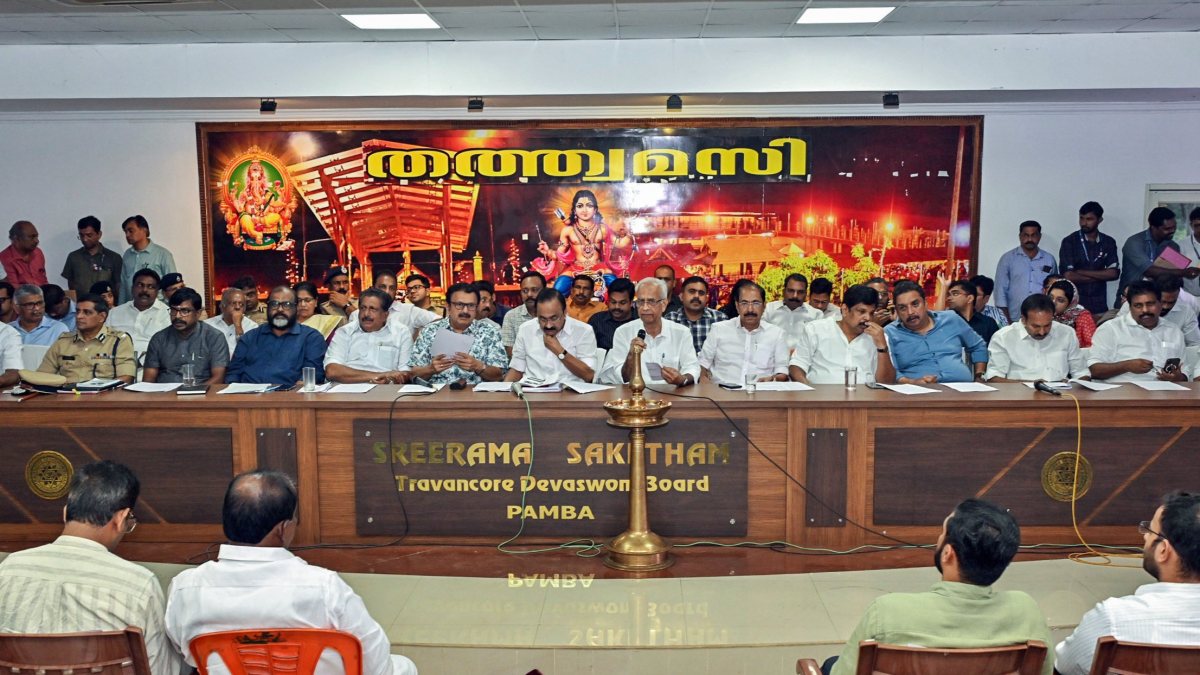 Kerala CM chairs review meeting on Sabarimala pilgrimage preparations